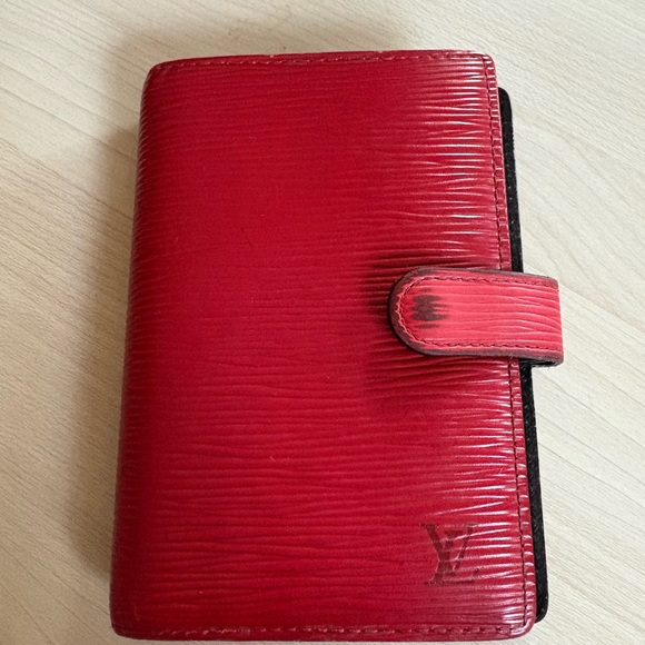 Louis Vuitton Black Epi Leather Accessory - Picture 1 of 7